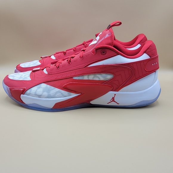 size 18 mens basketball shoes